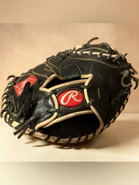 Rawlings Black and Cream Leather Baseball Glove with Red Logo Patch